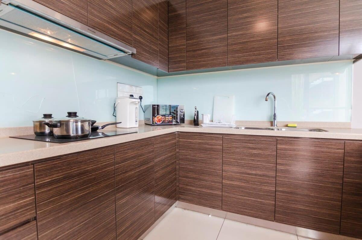 Lux 3Br Suite Puteri Harbour Near Legoland & Hello Kitty Nusajaya  Bagian luar foto