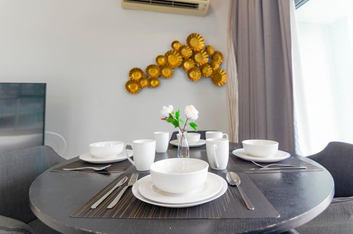 Lux 3Br Suite Puteri Harbour Near Legoland & Hello Kitty Nusajaya  Bagian luar foto